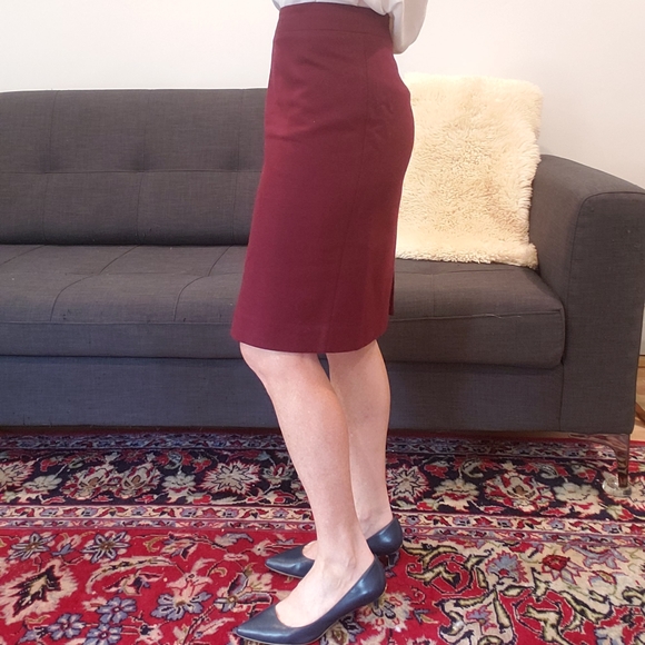 J Crew Pencil Skirt Plum Size 4 - Picture 3 of 10